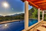 Luxus-Villa in Becici mit pool und apartments