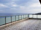 Zu verkaufen zwei-Ebenen-penthouse mit 3 Schlafzimmern und Panoramablick auf das Meer in Bechichi