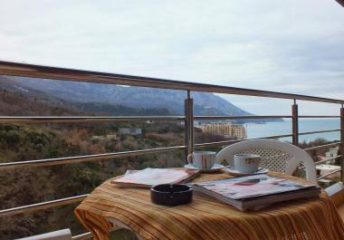Wohnung in Becici, in einem ruhigen Ort mit Blick auf das Meer