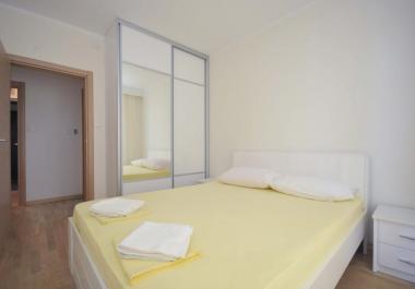 Stan 94 m2 Bechichi mit 2 Schlafzimmer, 2 Badezimmer, 350 m vom Meer entfernt