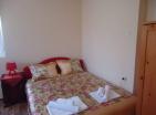 Mini-Hotel 400 m2 als vierstöckige Villa in Dobrota 25 Meter vom Meer entfernt