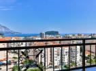 77 m2 Wohnung in Budva mit herrlichem Panoramablick auf Meer und Stadt