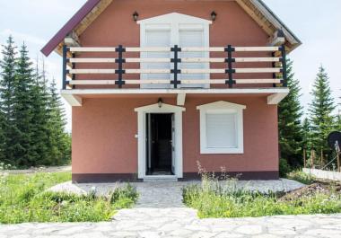 Haus in Zhablyak, Uskoci, gut zum Wohnen oder Vermieten