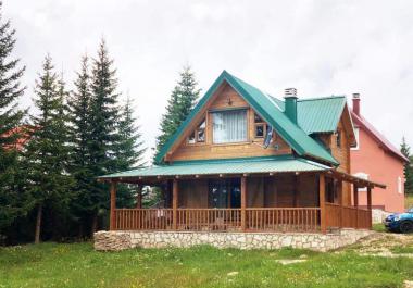 Wooden house in Zabljak, Uskoci für ganzjährige Unterkunft
