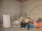 Zweistöckiges Haus in Herceg Novi zum Preis eines Grundstücks